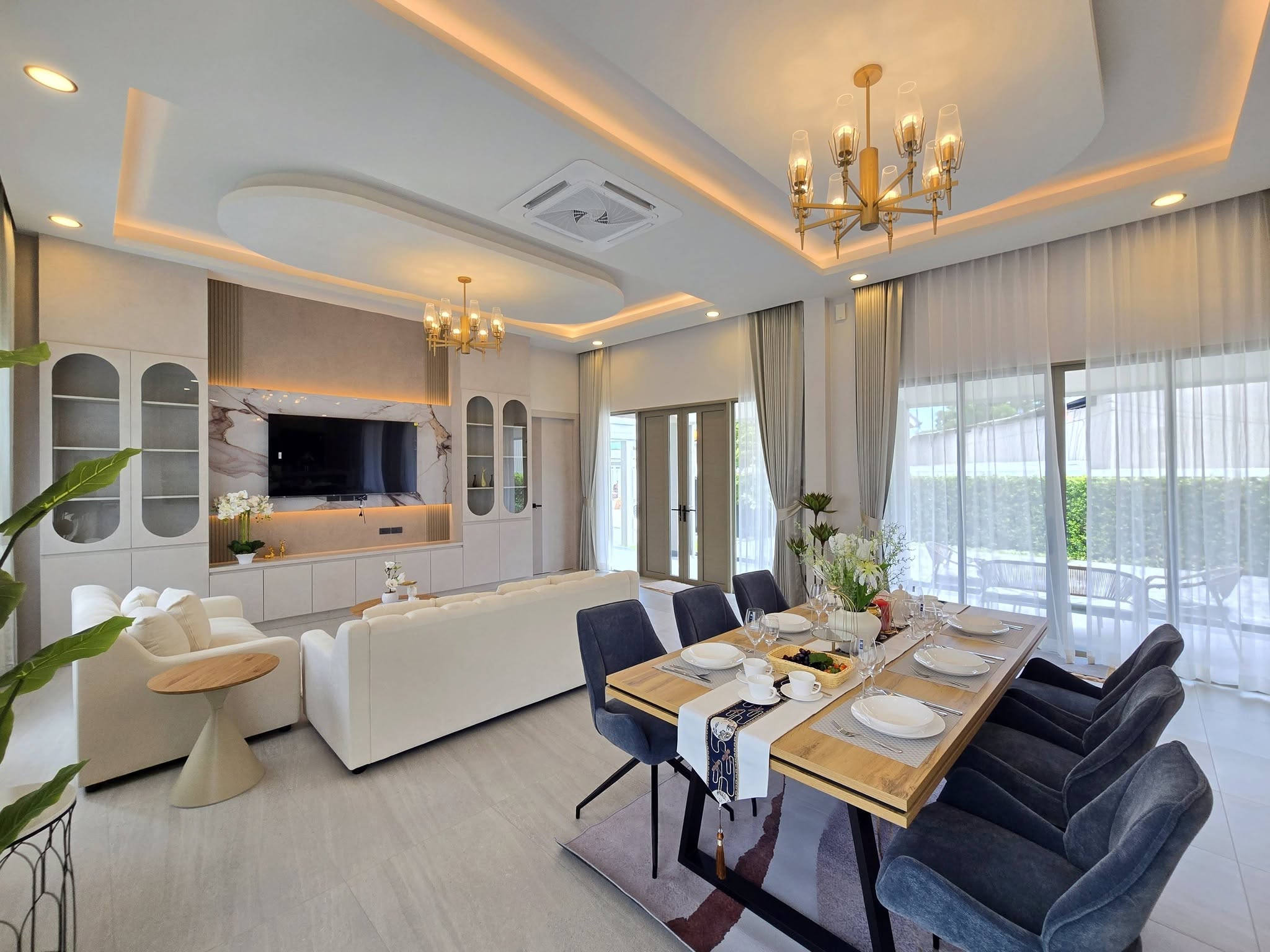 Luxury Pool Villa 4 Bed, 4 Bath 130 SQW. @ Soi Pornprapha Nimit 19