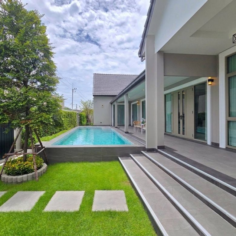 Luxury Pool Villa 4 Bed, 4 Bath 130 SQW. @ Soi Pornprapha Nimit 19