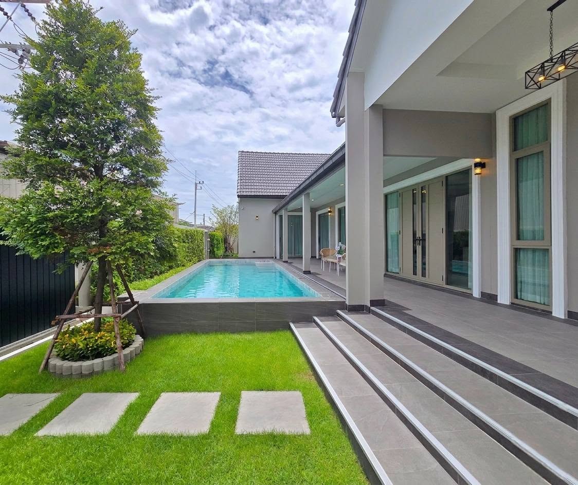 Luxury Pool Villa 4 Bed, 4 Bath 130 SQW. @ Soi Pornprapha Nimit 19