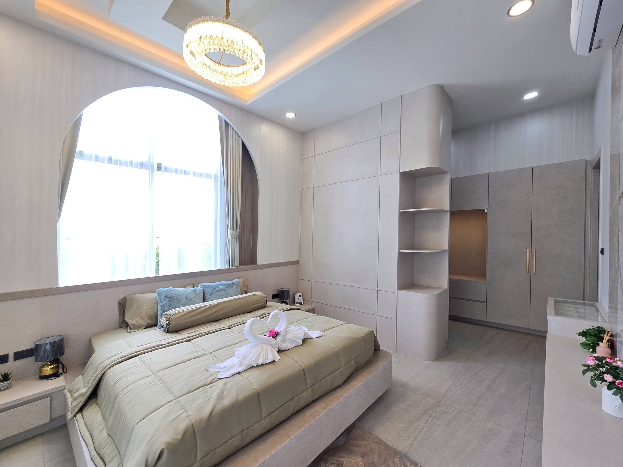 Luxury Pool Villa 4 Bed, 4 Bath 130 SQW. @ Soi Pornprapha Nimit 19
