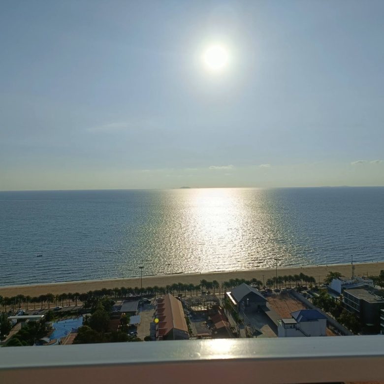 180-Degree View Condo 2 Bed, 2 Bath 71 SQM.@ Lumpini Park Beach Jomtien