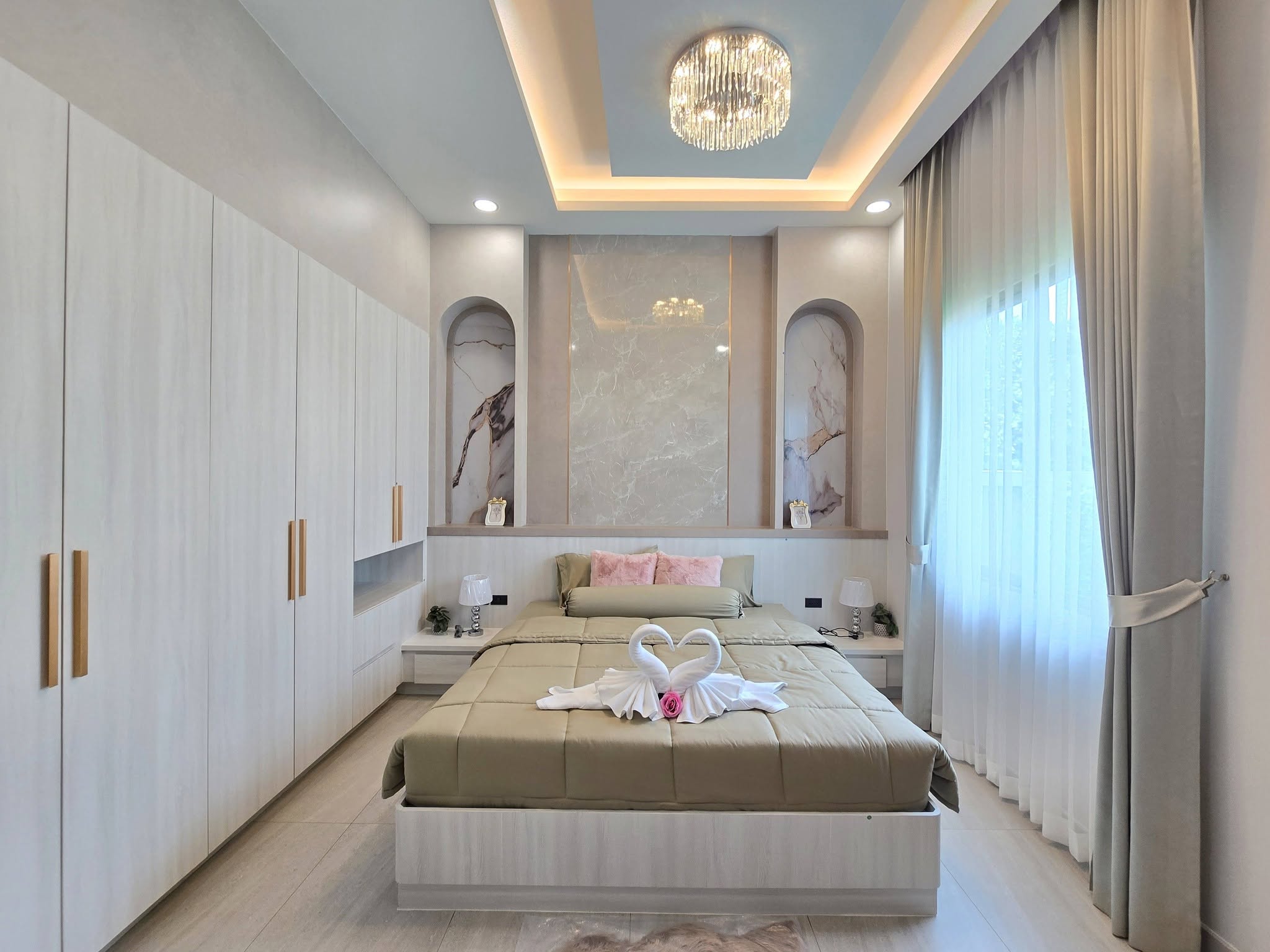 Luxury Pool Villa 4 Bed, 4 Bath 130 SQW. @ Soi Pornprapha Nimit 19