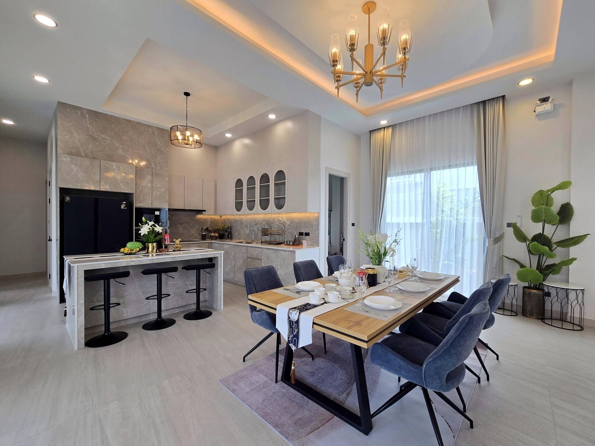 Luxury Pool Villa 4 Bed, 4 Bath 130 SQW. @ Soi Pornprapha Nimit 19