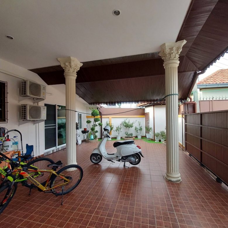 Nice home in a top location  3 Bed, 3 Bath 56 SQW.@ Bann Ekmongkol 8