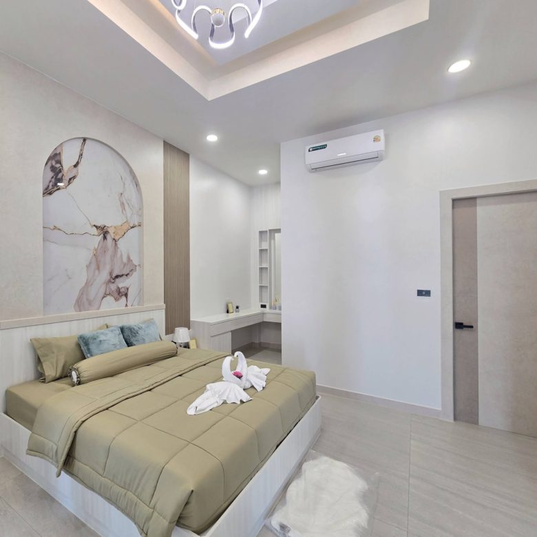 Luxury Pool Villa 4 Bed, 4 Bath 130 SQW. @ Soi Pornprapha Nimit 19