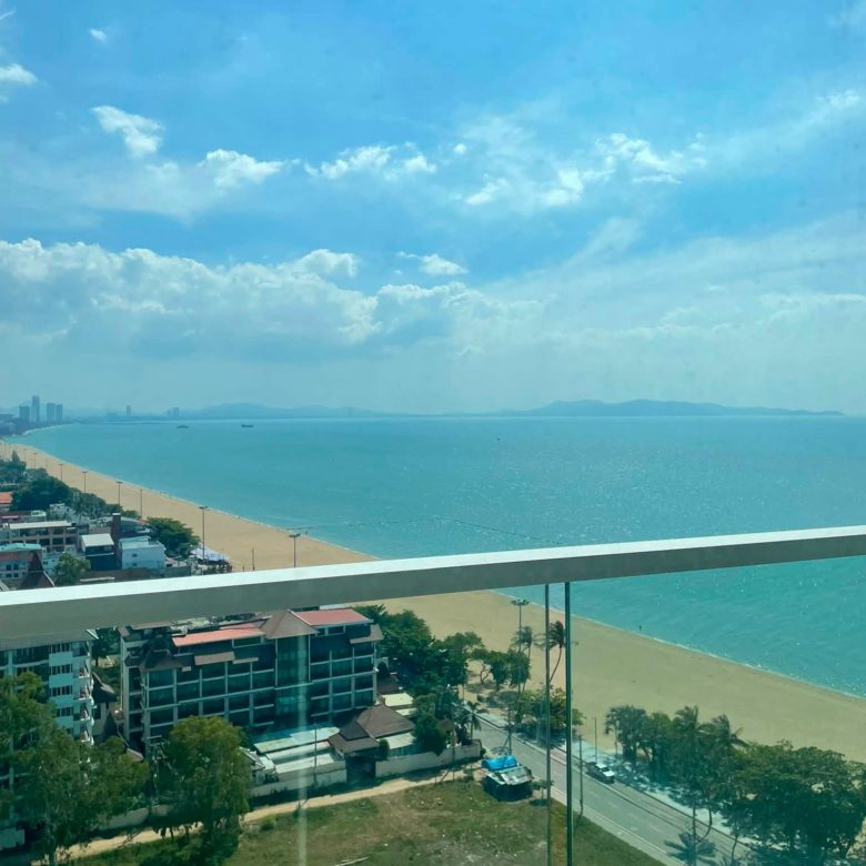 Desirable Condo 1 Bed, 1 Bath 40 SQM.@ Cetus Beachfront Pattaya