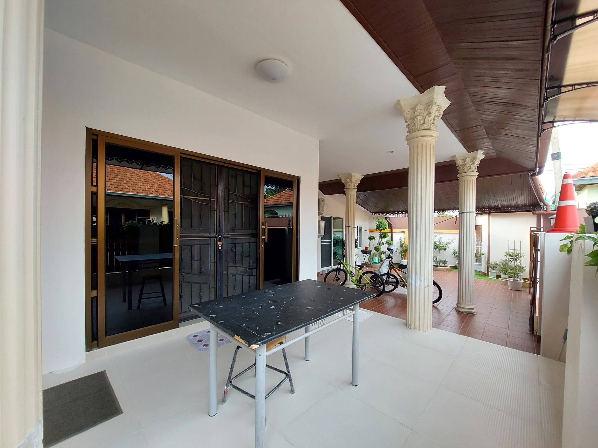 Nice home in a top location  3 Bed, 3 Bath 56 SQW.@ Bann Ekmongkol 8