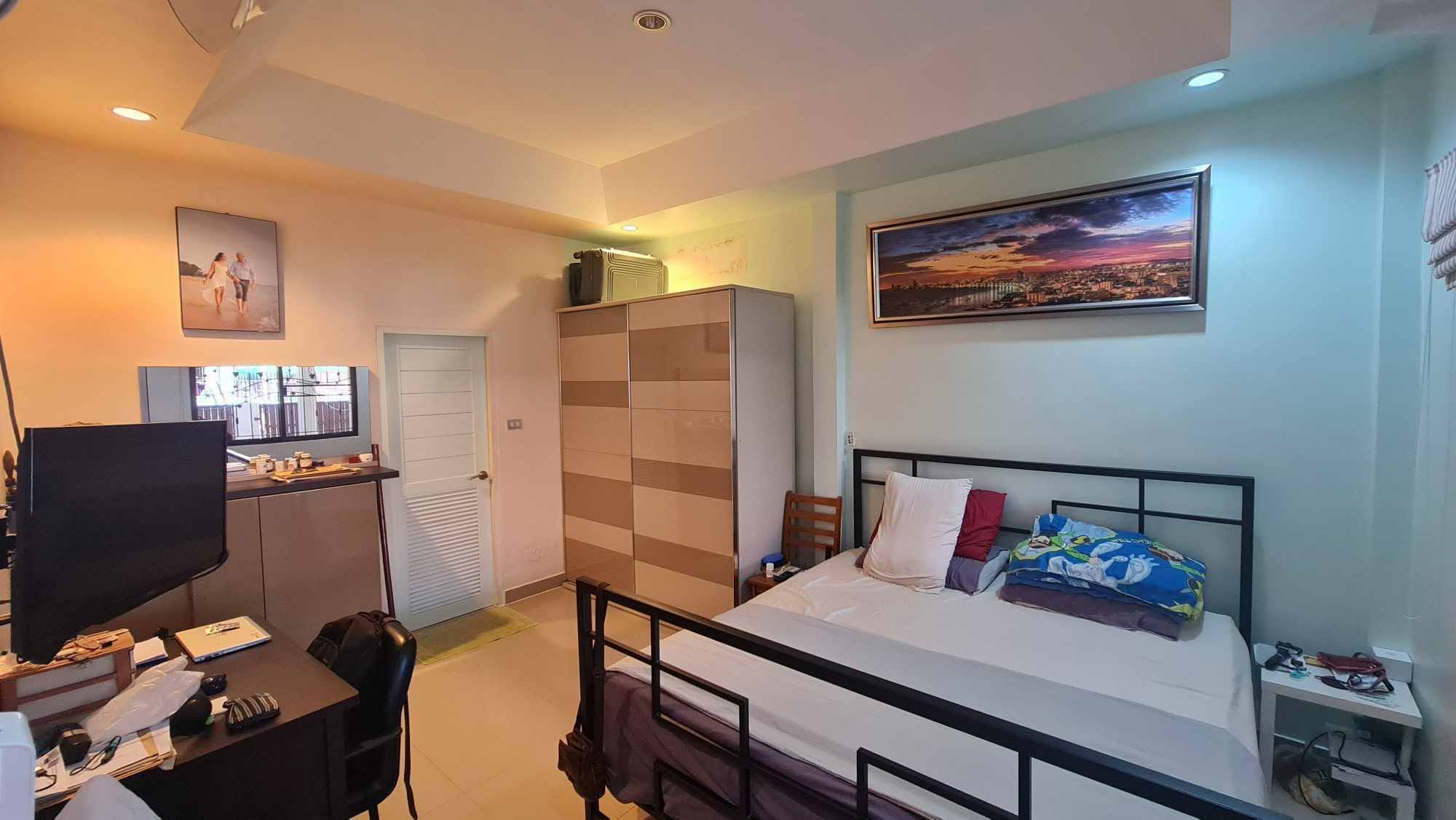 Nice home in a top location  3 Bed, 3 Bath 56 SQW.@ Bann Ekmongkol 8