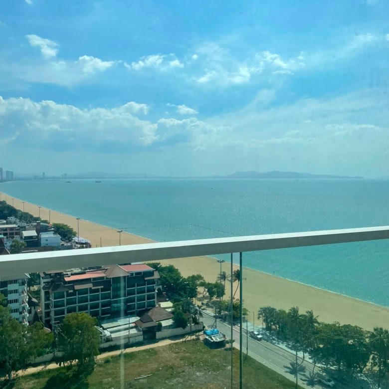 Desirable Condo 1 Bed, 1 Bath 40 SQM.@ Cetus Beachfront Pattaya
