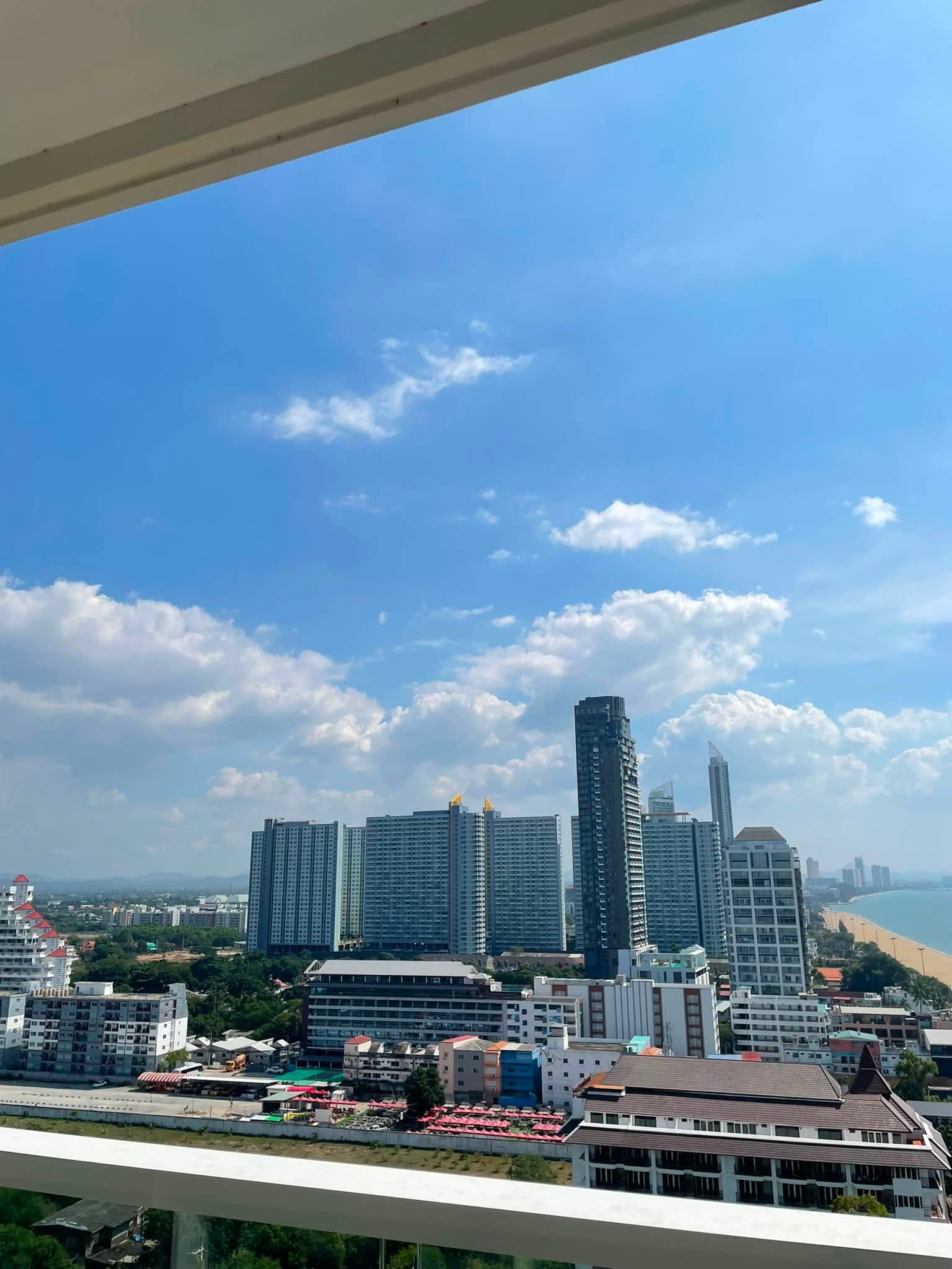 Desirable Condo 1 Bed, 1 Bath 40 SQM.@ Cetus Beachfront Pattaya