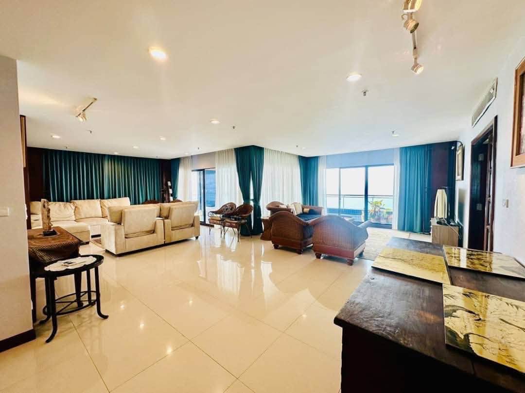 Lucrative Condo 3 Bed, 3 Bath 245 SQM.@ Bann Hard U Thong Pattaya