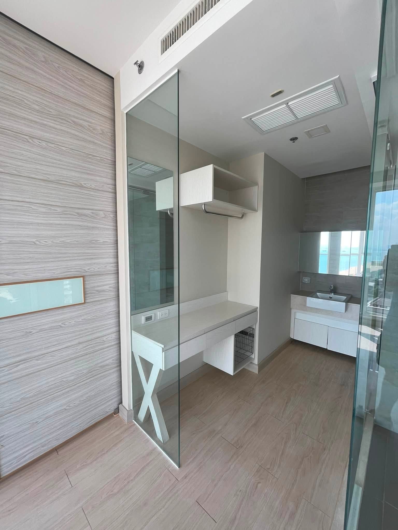 Desirable Condo 1 Bed, 1 Bath 40 SQM.@ Cetus Beachfront Pattaya