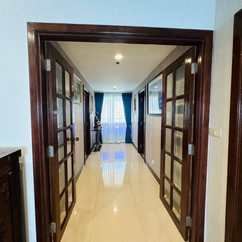 Lucrative Condo 3 Bed, 3 Bath 245 SQM.@ Bann Hard U Thong Pattaya