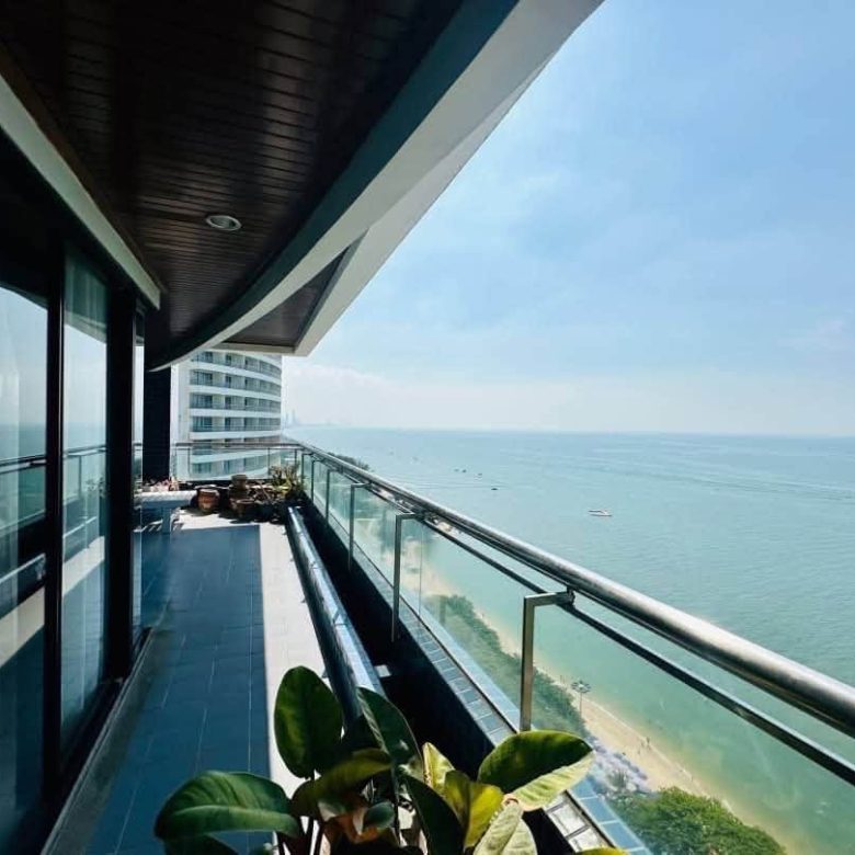 Lucrative Condo 3 Bed, 3 Bath 245 SQM.@ Bann Hard U Thong Pattaya