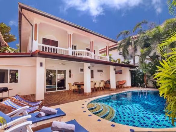 EXCLUSIVITY FOR SALE: Magnificent 2-Story Pool Villa in Thappraya Road – Pattaya