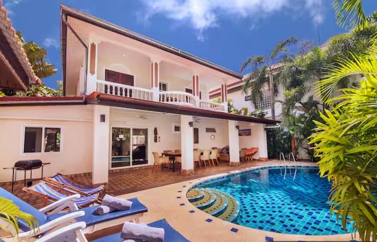 EXCLUSIVITY FOR SALE: Magnificent 2-Story Pool Villa in Thappraya Road – Pattaya