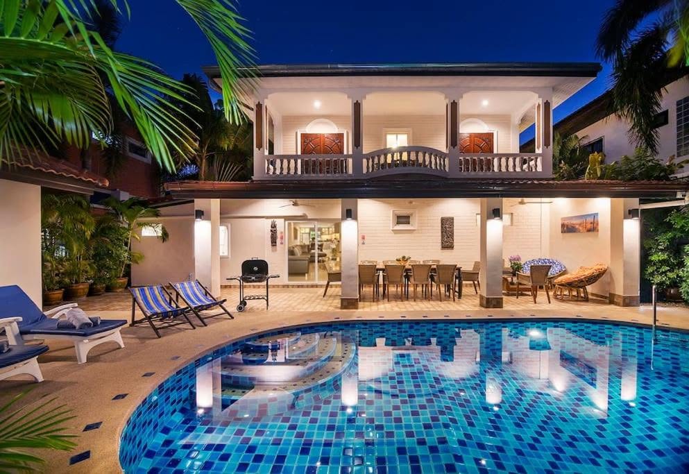 EXCLUSIVITY FOR SALE: Magnificent 2-Story Pool Villa in Thappraya Road – Pattaya