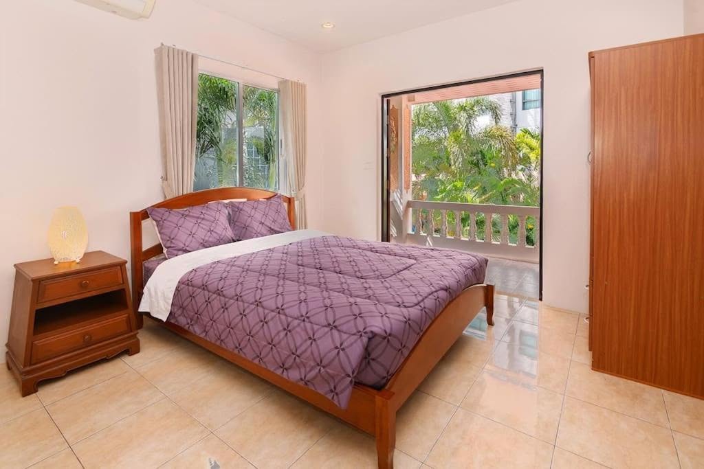 EXCLUSIVITY FOR SALE: Magnificent 2-Story Pool Villa in Thappraya Road – Pattaya