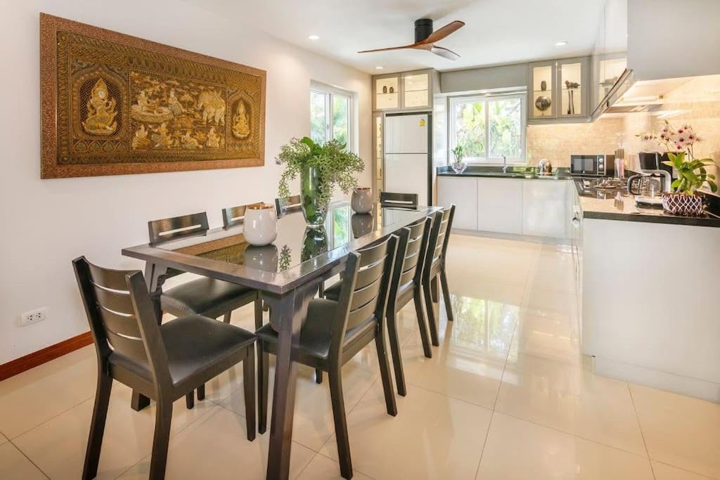 EXCLUSIVITY FOR SALE: Magnificent 2-Story Pool Villa in Thappraya Road – Pattaya