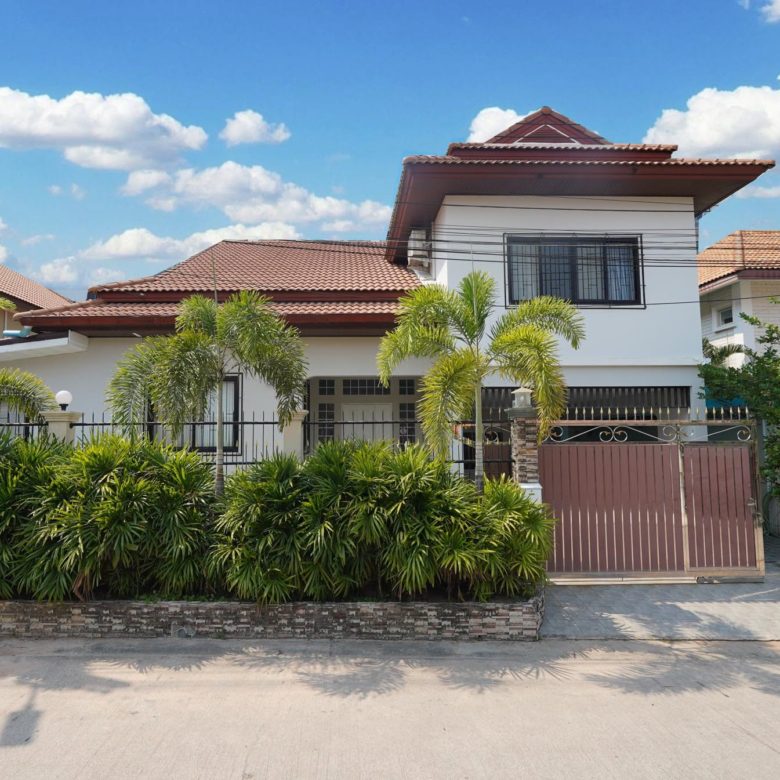 Luxury 2-Story Pool Villa in Grand TW Home 2 – South Pattaya