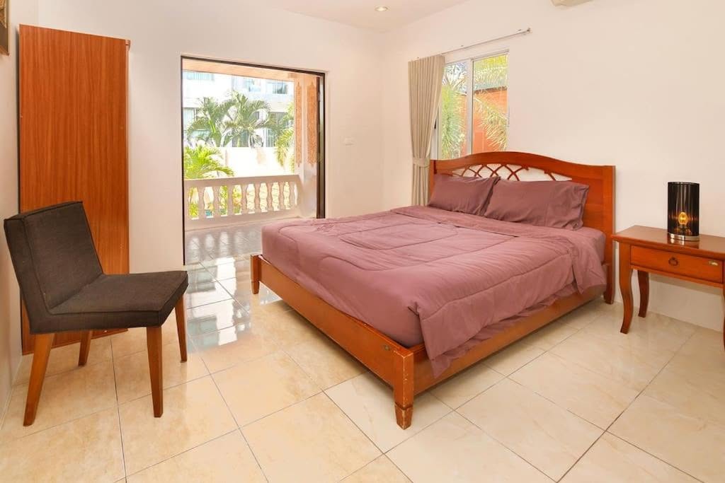 EXCLUSIVITY FOR SALE: Magnificent 2-Story Pool Villa in Thappraya Road – Pattaya