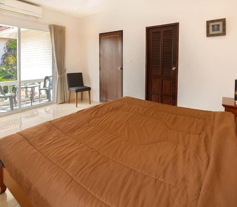EXCLUSIVITY FOR SALE: Magnificent 2-Story Pool Villa in Thappraya Road – Pattaya