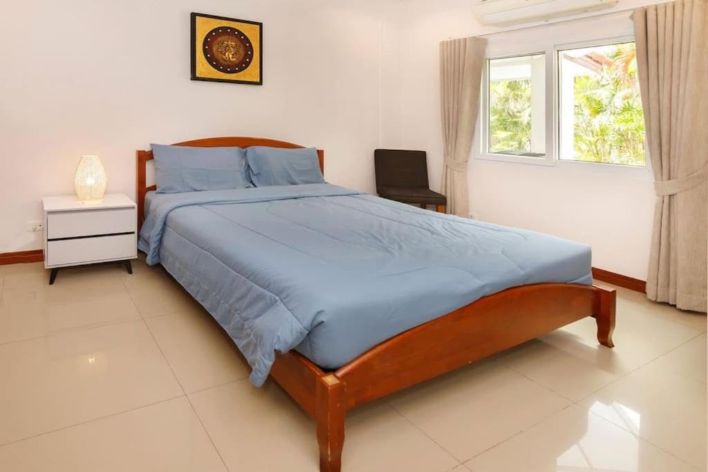 EXCLUSIVITY FOR SALE: Magnificent 2-Story Pool Villa in Thappraya Road – Pattaya