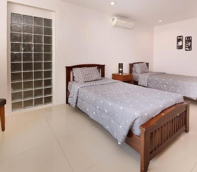EXCLUSIVITY FOR SALE: Magnificent 2-Story Pool Villa in Thappraya Road – Pattaya
