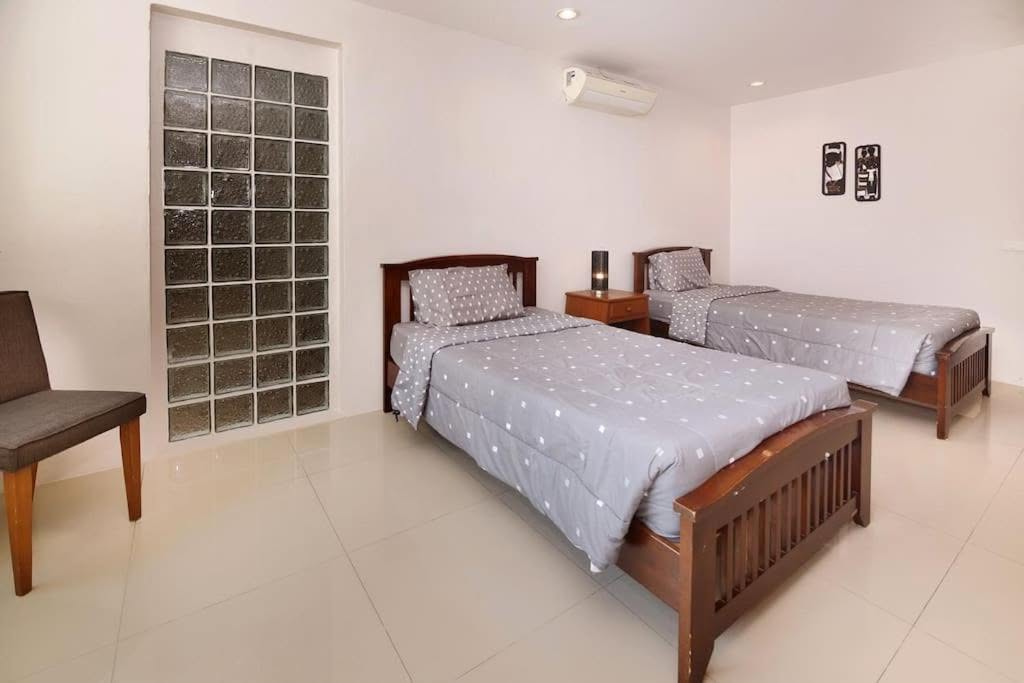 EXCLUSIVITY FOR SALE: Magnificent 2-Story Pool Villa in Thappraya Road – Pattaya