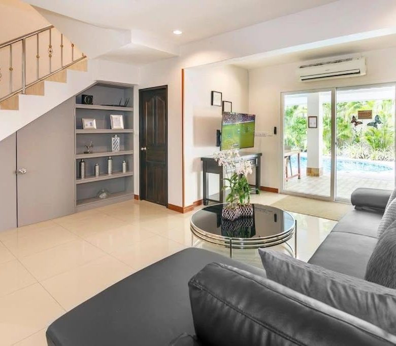 EXCLUSIVITY FOR SALE: Magnificent 2-Story Pool Villa in Thappraya Road – Pattaya