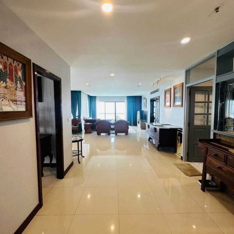 Lucrative Condo 3 Bed, 3 Bath 245 SQM.@ Bann Hard U Thong Pattaya