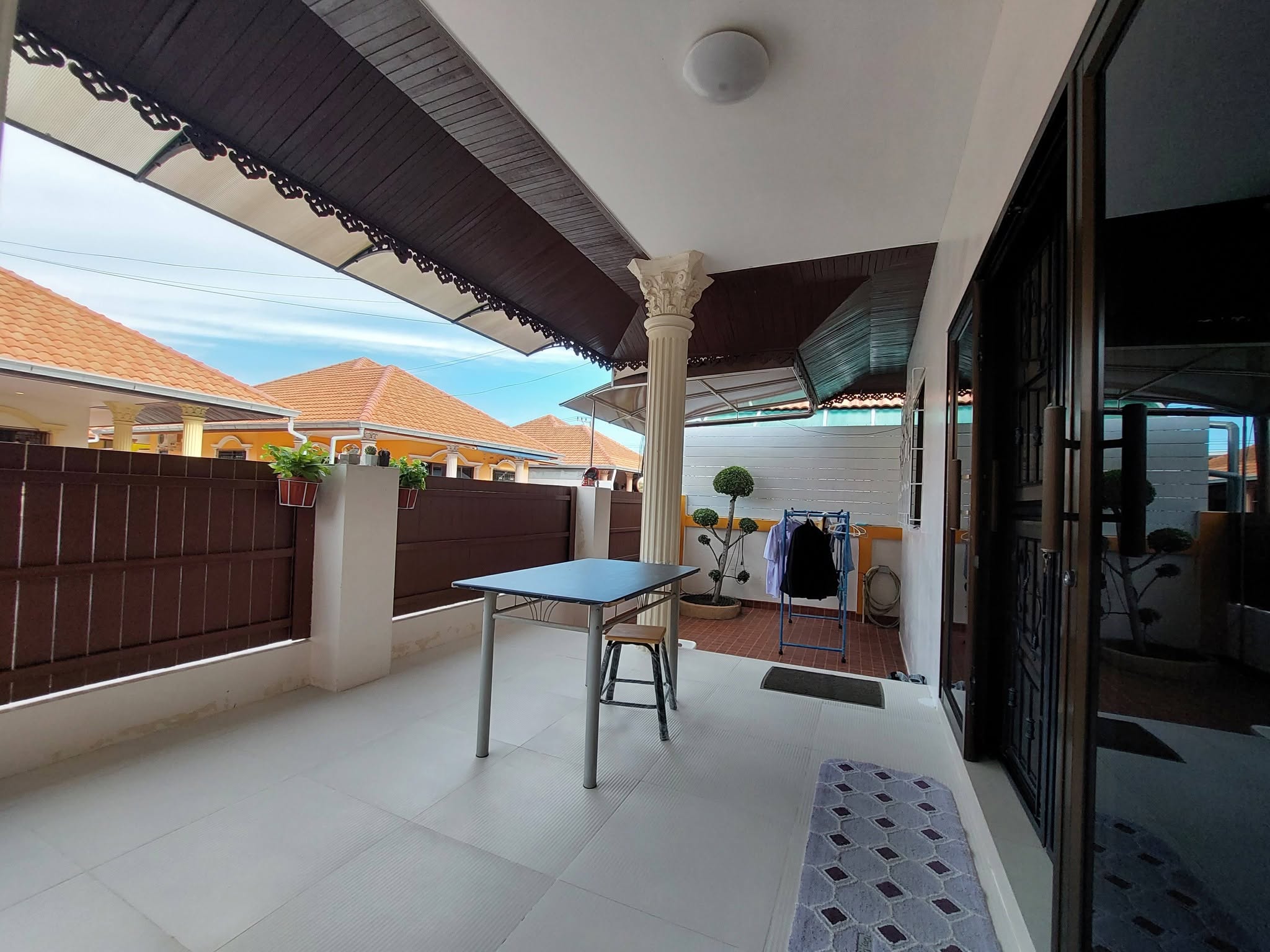 Nice home in a top location  3 Bed, 3 Bath 56 SQW.@ Bann Ekmongkol 8
