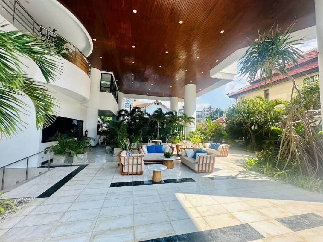 Lucrative Condo 3 Bed, 3 Bath 245 SQM.@ Bann Hard U Thong Pattaya