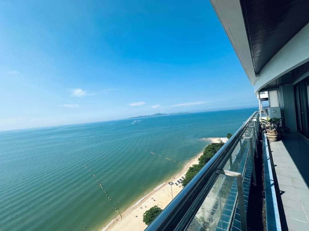 Lucrative Condo 3 Bed, 3 Bath 245 SQM.@ Bann Hard U Thong Pattaya