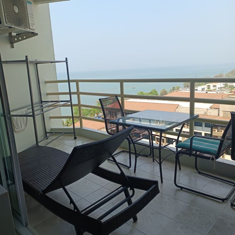 Nice Location Studio Condo 48 SQM.@ View Talay 7