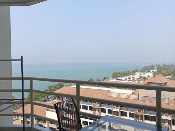 Nice Location Studio Condo 48 SQM.@ View Talay 7