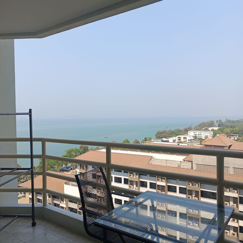 Nice Location Studio Condo 48 SQM.@ View Talay 7