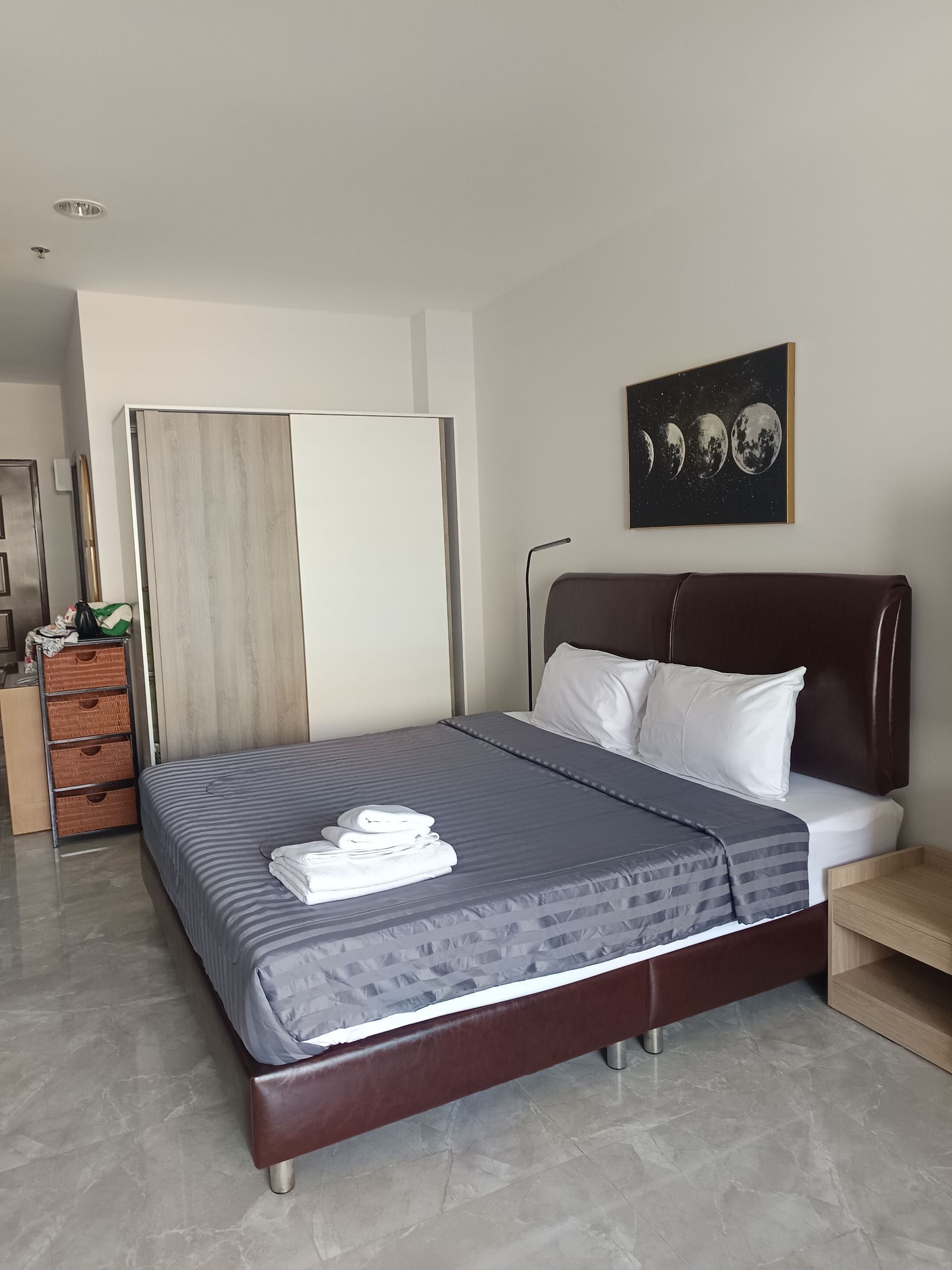 Nice Location Studio Condo 48 SQM.@ View Talay 7