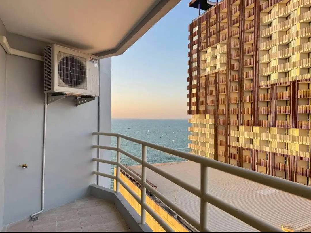 LINE_ALBUM_V6_260818_1 Prime Location Condo Studio 48 SQM. @ View Talay 6