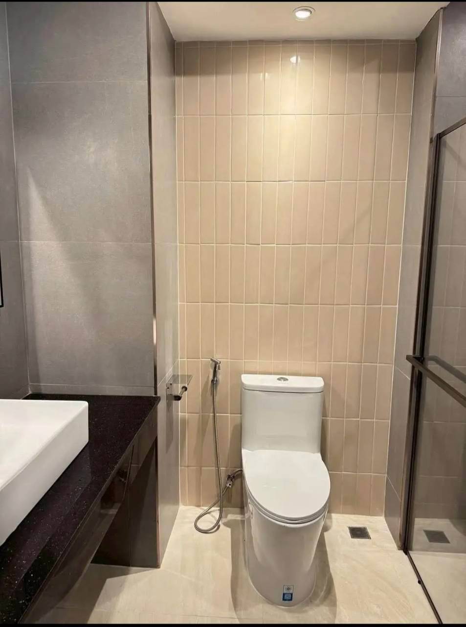 Prime Location Condo Studio 48 SQM. @ View Talay 6