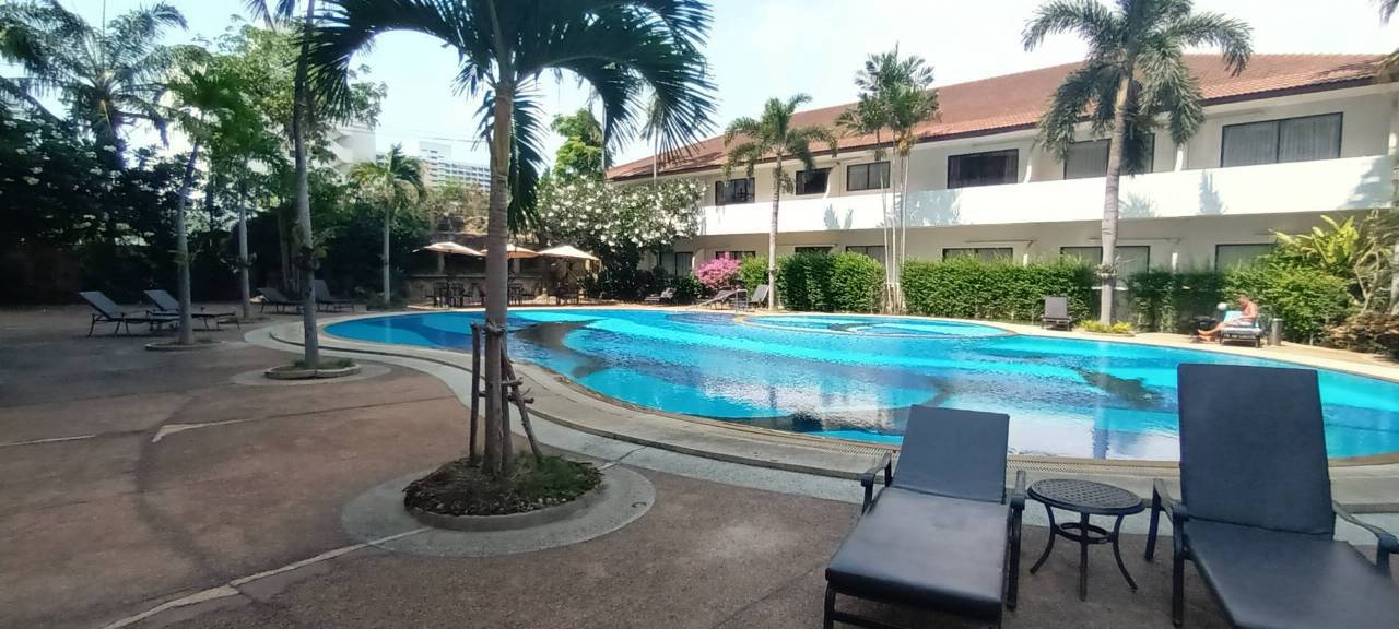 Premium Pool View Studio 45 SQM. @ View Talay Residence 2