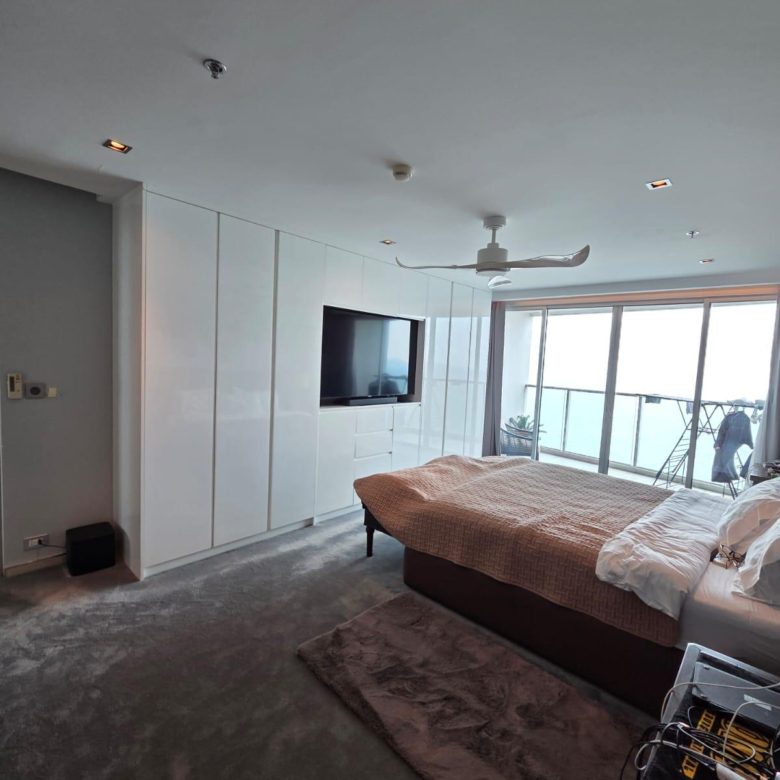 Spacious Condo 3 Bed, 2 Bath 161.15 SQM. @ Sand Condo Pratumnak