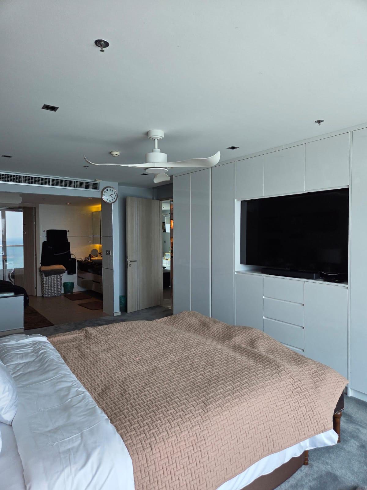 Spacious Condo 3 Bed, 2 Bath 161.15 SQM. @ Sand Condo Pratumnak