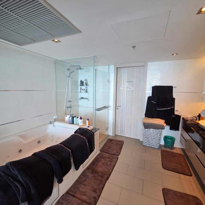 Spacious Condo 3 Bed, 2 Bath 161.15 SQM. @ Sand Condo Pratumnak