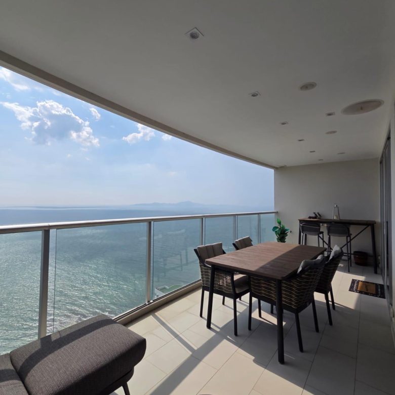 Spacious Condo 3 Bed, 2 Bath 161.15 SQM. @ Sand Condo Pratumnak