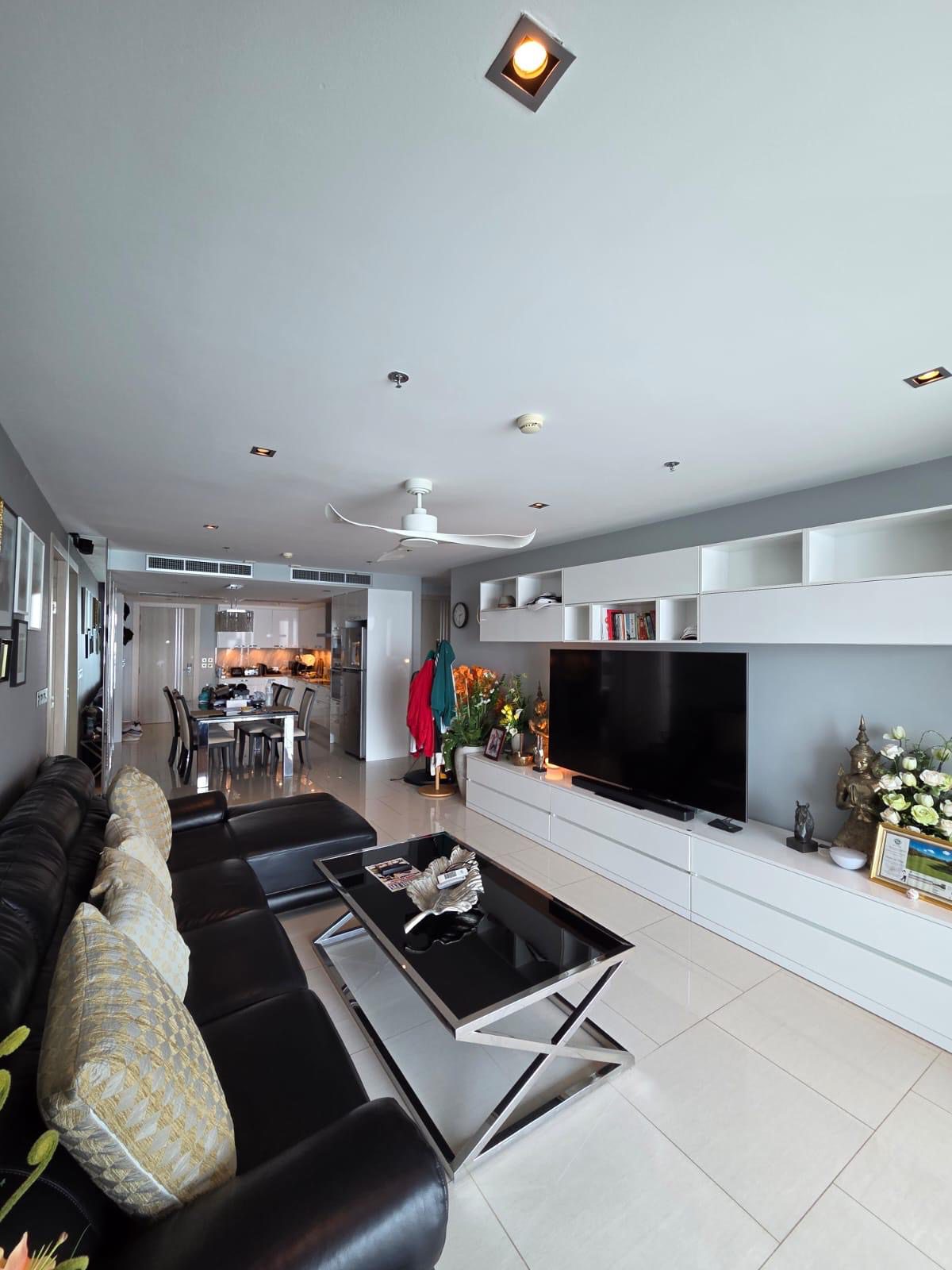 Spacious Condo 3 Bed, 2 Bath 161.15 SQM. @ Sand Condo Pratumnak
