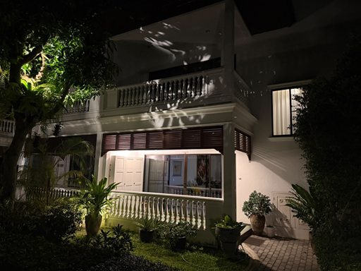 EXCLUSIVITY FOR SALE: Luxury 3-Story Townhome in Baan Somprasong – Na Jomtien