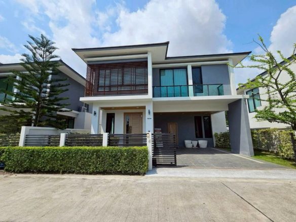 Detached House 2-Story 4 Bed, 4 Bath 57.5 SQW.@ Huai Yai Soi K9