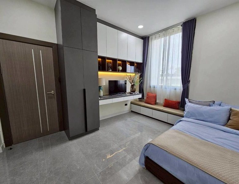 Detached House 2-Story 4 Bed, 4 Bath 57.5 SQW.@ Huai Yai Soi K9