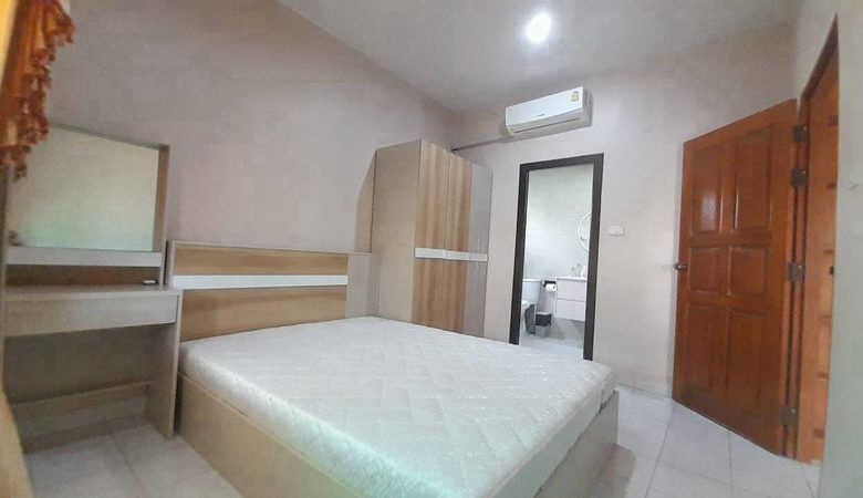 Spacious Pool Villa 4 Bed, 5 Bath 191 SQW. @ Pattaya Land and House Village